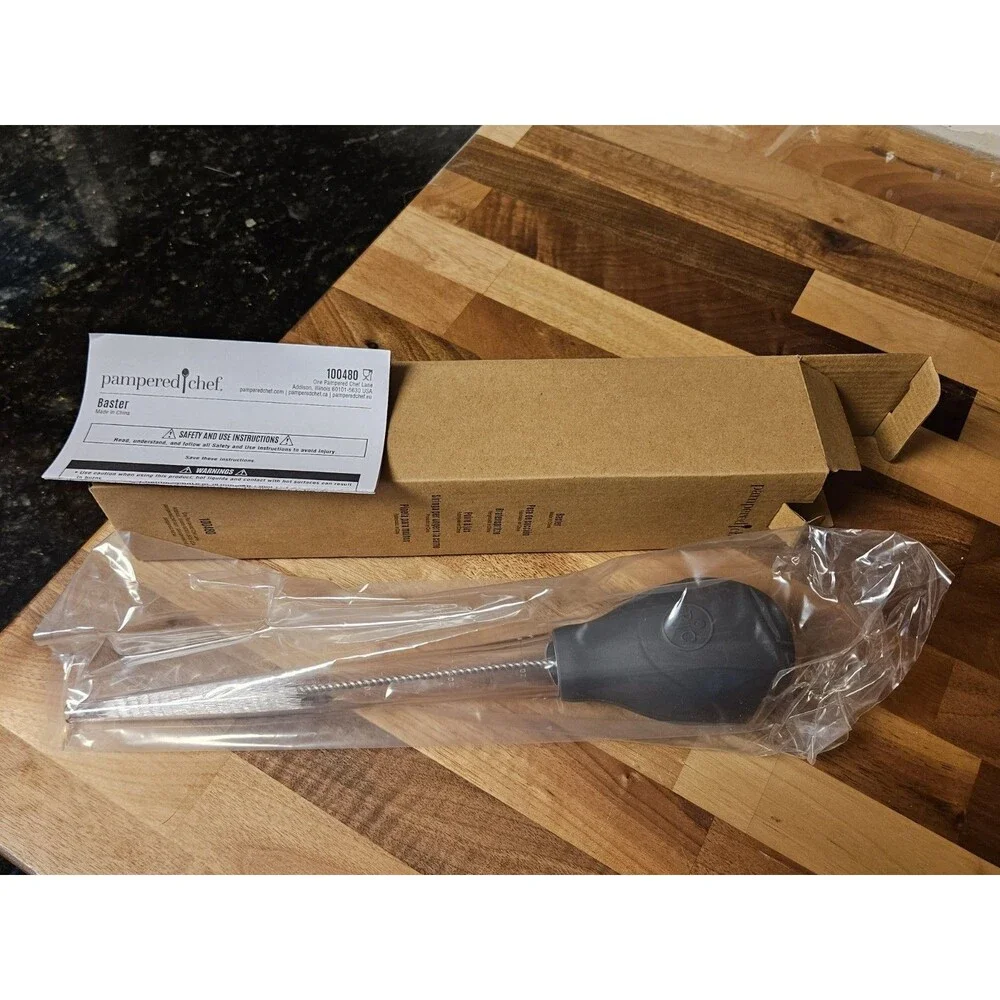 NIB Pampered Chef Baster #100480 w/ Cleaning Brush Kitchen Turkey Baster